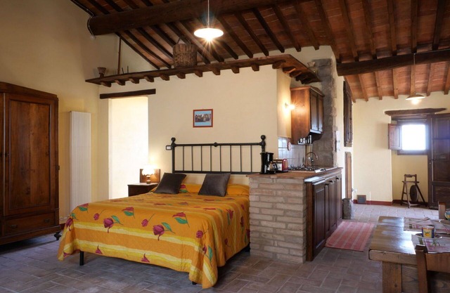 Lovely apartment in villa for 2 guests with WIFI, TV and patio