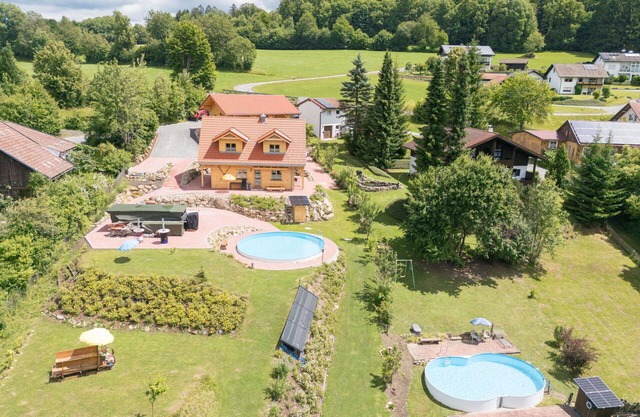 Lovely apartment in villa for 6 guests with WIFI, hot tub, pool, TV, patio and parking
