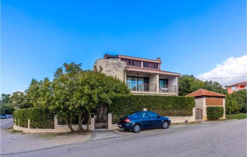 Lovely Apartment In Jadranovo With Wifi