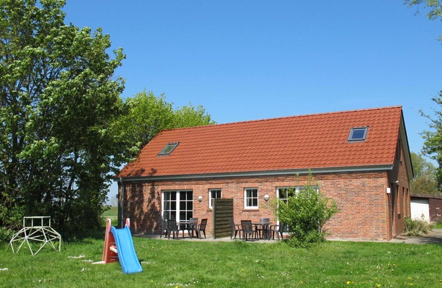 Lovely apartment in villa for 7 people with WIFI, TV, terrace, pets allowed and parking