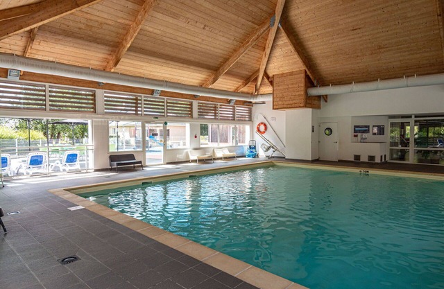Lovely apartment in villa for 4 people with pool, internet, TV, terrace, pets allowed and parking