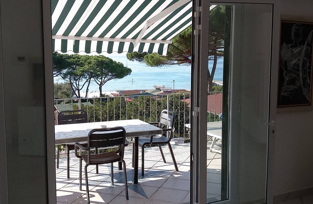 Lovely apartment just 50 meters from the beach of fine white sand