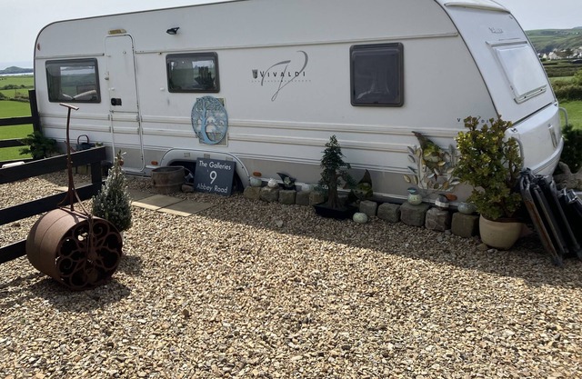 Lovely caravan with stunning views Aberdaron