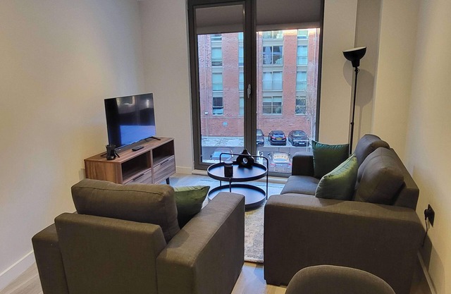 Lovely Central Birmingham 1 Bed Apartment