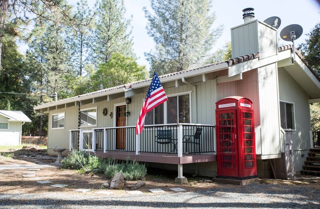 Lovely Chalet near Yosemite in Pine Mountain Lake gated resort-style community