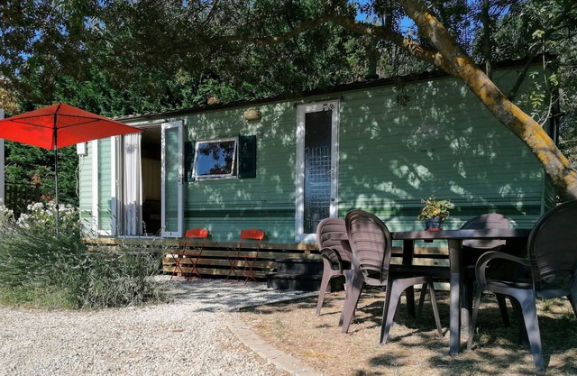 lovely comfortable mobile home, ideally located and family friendly holiday ho
