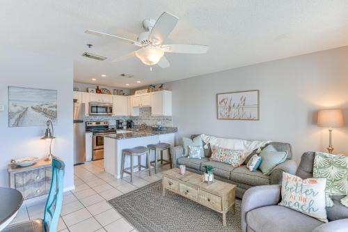 Lovely Destin Condo with Pool Access Walk to Beach!