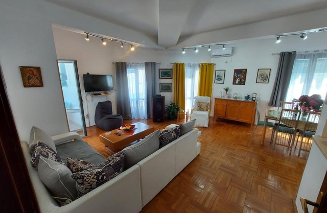 Lovely Family Apartment in Budva