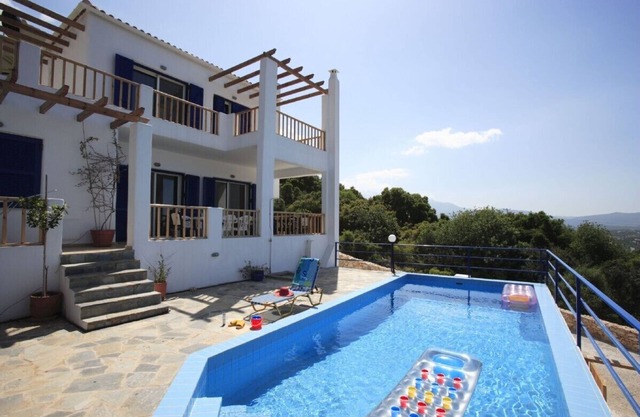 Lovely family villa with stunning sea views, private pool, games room & wi-fi