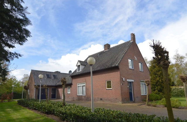 Lovely group home with lots of privacy, ideal for families and friends!