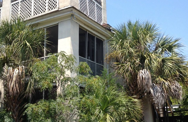 Lovely Historic Home on Sullivan's Island - Beach 100 Yds, Excellent Pricing.