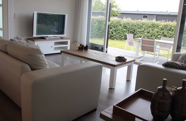 Lovely Holiday Home in Kattendijke near Centre & Seabeach
