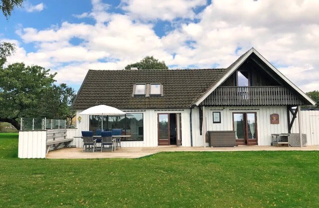 Lovely holiday home at the Baltic in Österlen