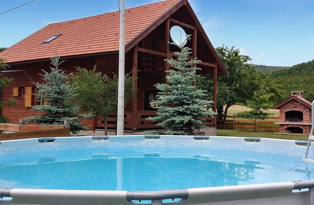 Lovely home in Buzim with sauna