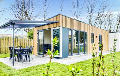 Lovely Home In Heinkenszand