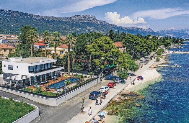 Lovely home in Kastel Stari with sauna