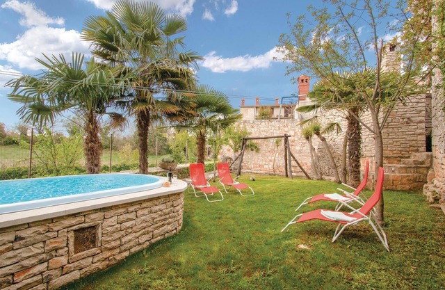 Lovely home in Svetvincenat with WiFi