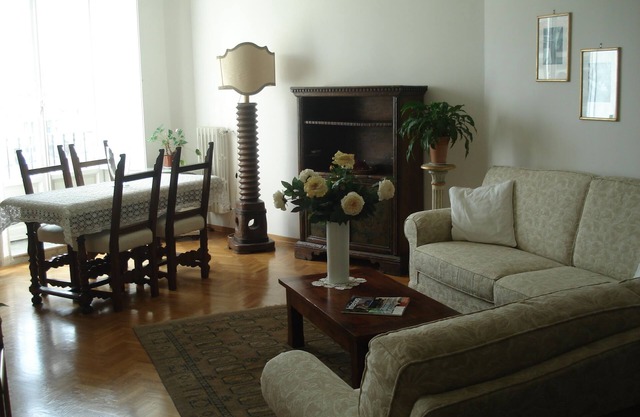 LOVELY, LARGE, AFFORDABLE APT WITH MAJESTIC VIEW-PONTE VECCHIO