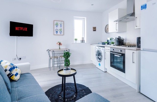 Lovely One Bed Apartment at Hay's Property