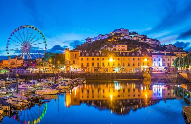 Lovely Period Cottage Sleeps 4 Resting in Torquay