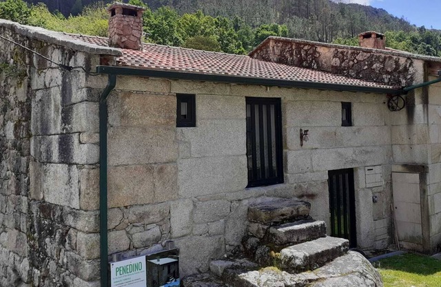 Lovely private garden great for romantic getaways or family retreats in Peneda