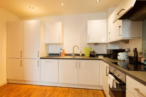 Lovely room in Modern apartment