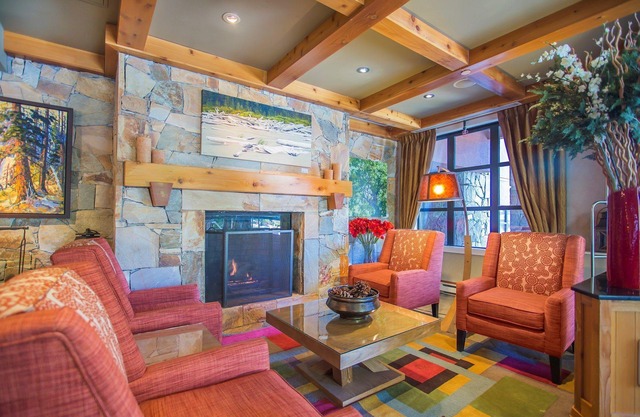 Lovely Slopeside Suite with Kitchen + Views