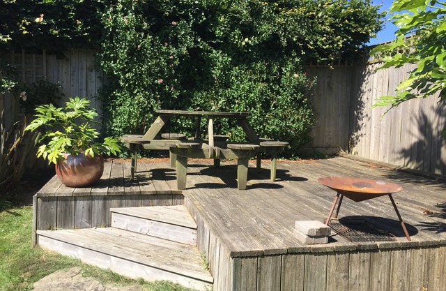 Lovely spacious family and pet friendly home with fabulous views and parking