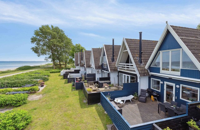 Lovely summer house with a view