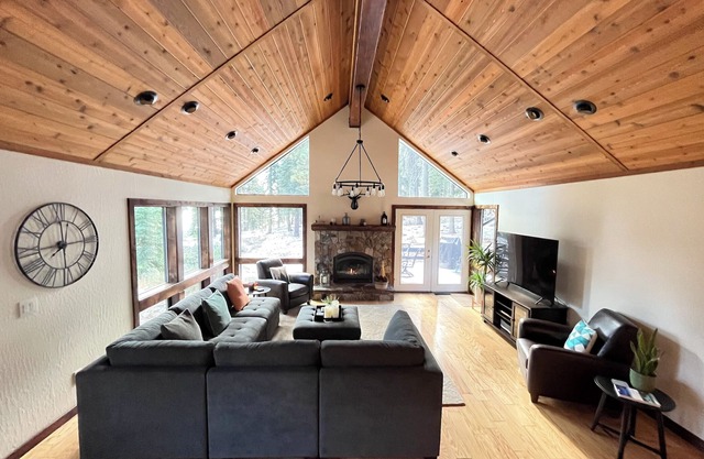 Lovely Tahoe Vista home with lake views + hot tub