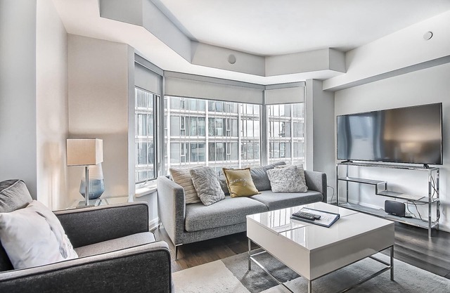 Lovely Two Bedroom, Two Bathroom Condo in Heart of Yorkville