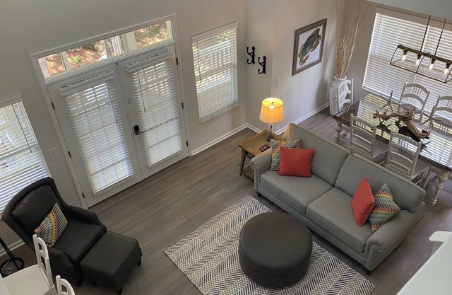 Lovely two-story golf cottage located in the heart of Fripp Island