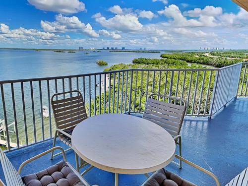 Lovers Key Resort 702
