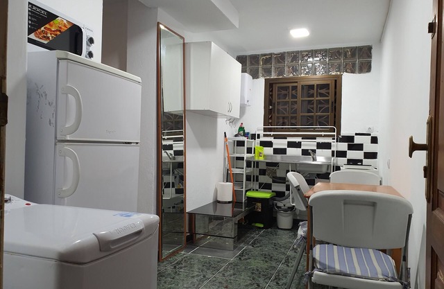 Low Cost Room Plaza de Hierro III