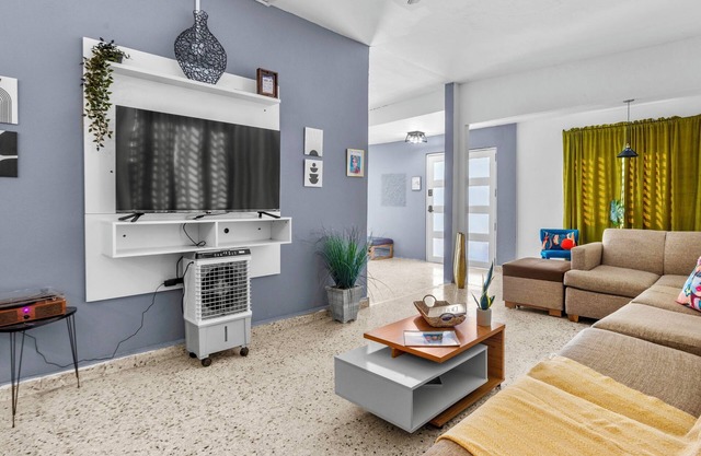 Low -Season Special-Huge San Juan House -5 Min Beach & Airport W/Jacuzzi -Pool