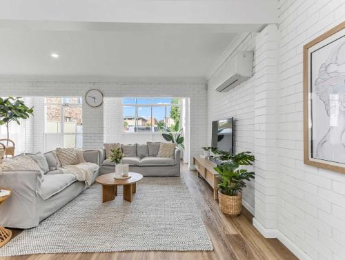 Lower Lvl Boyd- Sunny Coastal Home - Pet Friendly