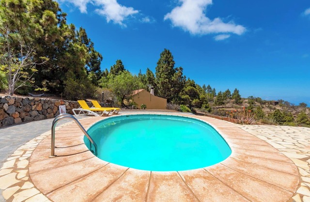 LP1184 Holiday cottage with shared pool in Puntagorda