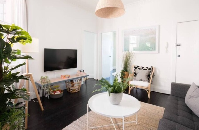 LTL - 2 BR Renovated Apartment in Bondi Beach