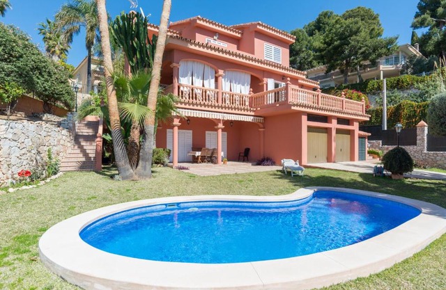 LU&CIA VILLA CANDADO