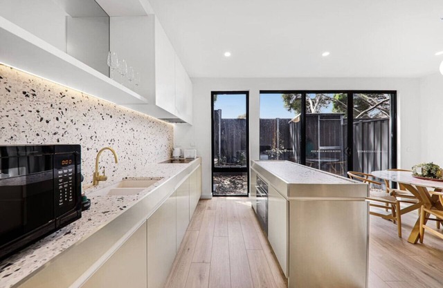 Luca-2B2B-BrandNew Townhouse In Brighton East