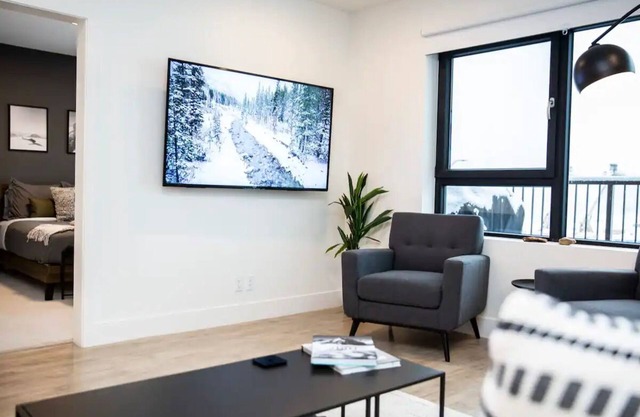 Lucid Lemming - 3 Bedroom Condo