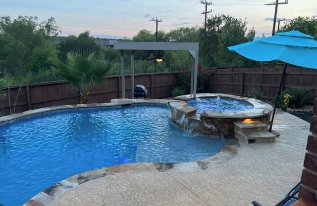 Lush 7-Bedroom, Heated pool, Spa, Home theater, Game room, St2n