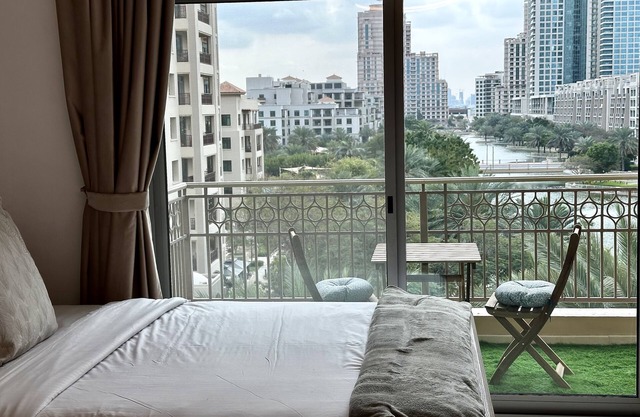 Lux BnB I Una Tower I Lakes View