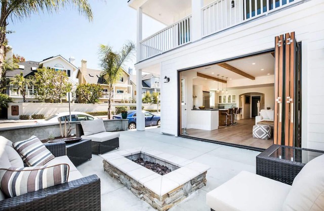 Lux contemporary ocean view house w/rooftop deck