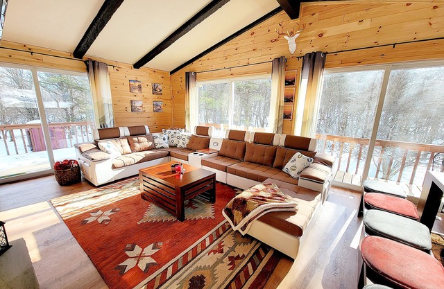 Lux cozy Log Mountain Cabin/lake views