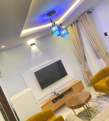 Lux one bedroom apartment in Yaba with Wifi