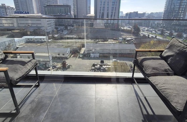 lUX RESIDENCE IN HIGH FLOOR