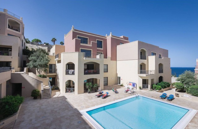 Lux Seaview Pool-Hosted by Sweetstay