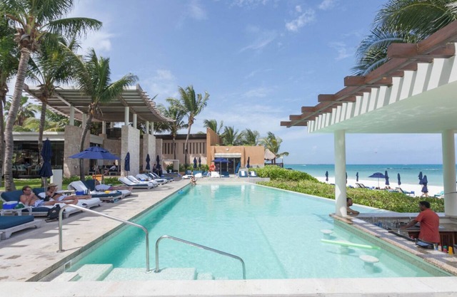 Luxe 3-Bedroom Villa w/Rooftop Pool