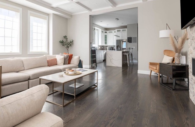 Luxe 4BR Chicago Home W/ Gym